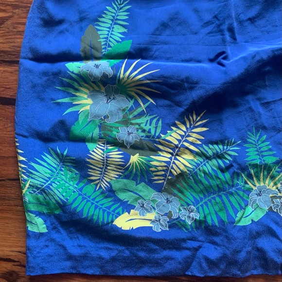Casual Corner size 10 silk skirt with tropical theme - Picture 2 of 5